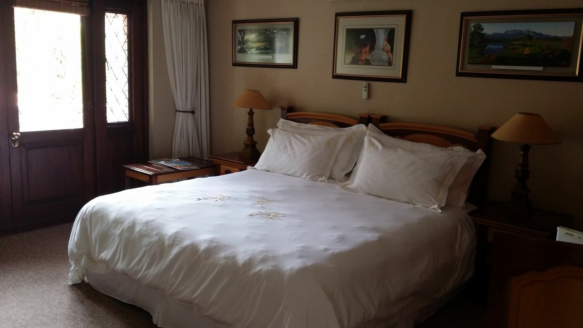The Woodpecker Inn Претория Экстерьер фото